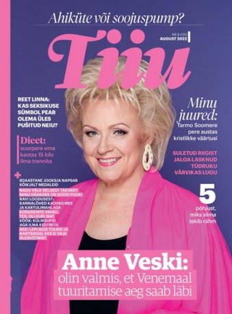 Anne Veski Venemaal tuuritamistel kriips peal Ajakiri Tiiu, august 2002 kaanepilt – front cover