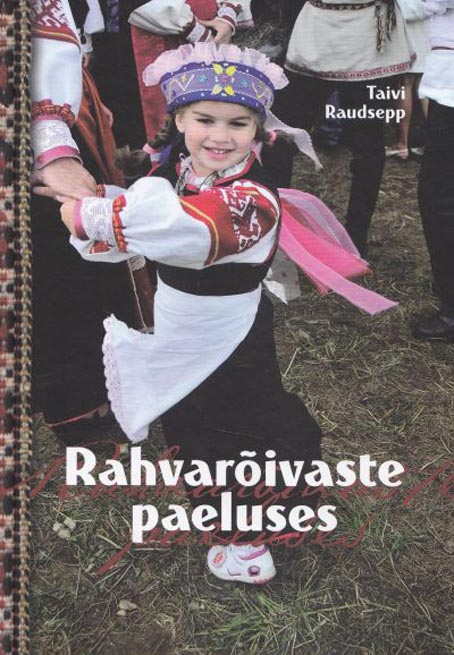 Rahvarõivaste paeluses kaanepilt – front cover