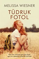 Tüdruk fotol